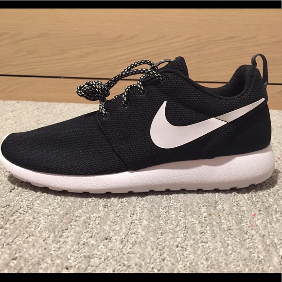 Nike roshe size 7 Clearance
